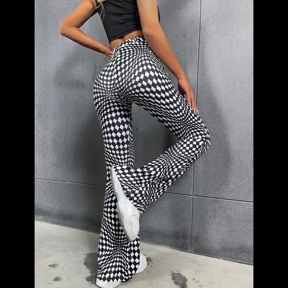 Checkered Print Flare Pants - Picture 2 of 5